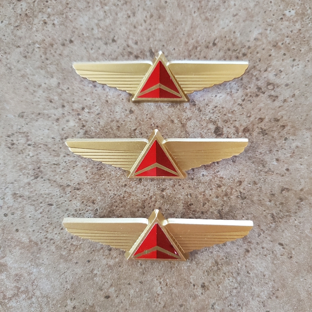 Delta Airlines Wings Pins Pinbacks Lot of 3